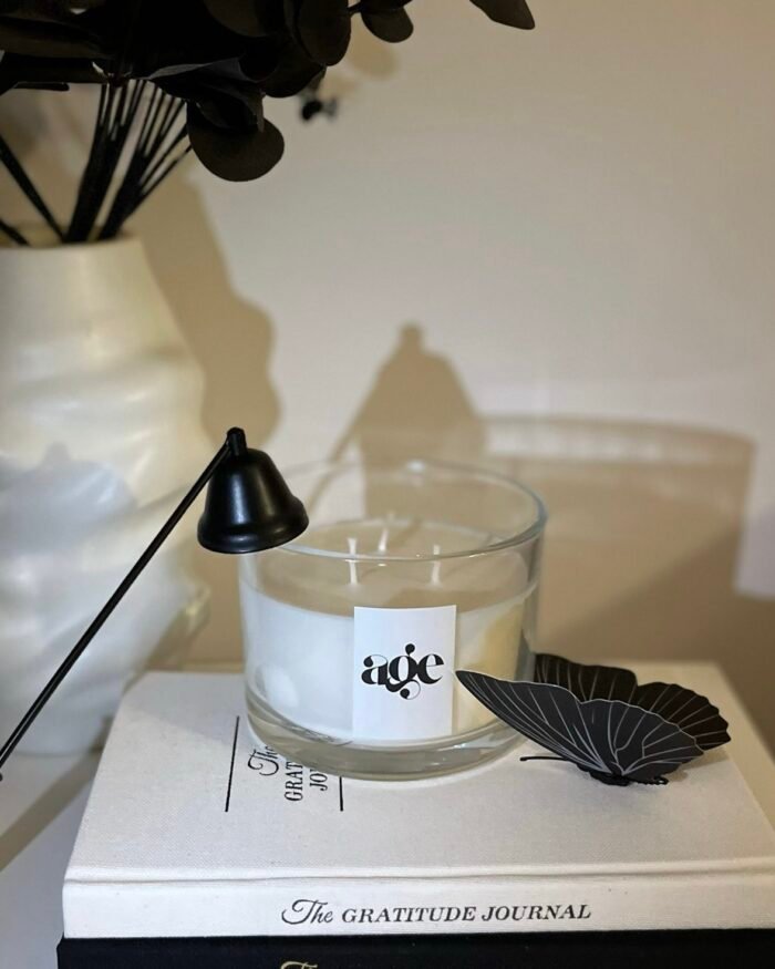 ⁦large 3-wick candle⁩ - الصورة ⁦1⁩